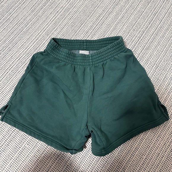 TNA Aritzia 3inch sweat shorts - Picture 3 of 3